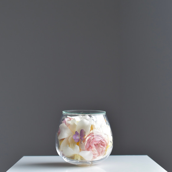「mimus」ミムス　バラと紫陽花の小さなドライフラワー　ガラスドーム 【一点モノ】 2枚目の画像