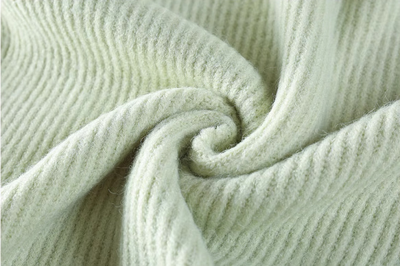 ❣️手編み ゆったりタートルネックのスカート　厚手のセーター 7枚目の画像