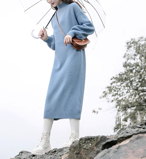 ❣️手編み ブルー ミディアム丈のセーターワンピース　厚手のニットスカート 3枚目の画像