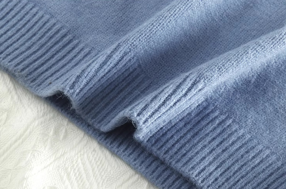 ❣️手編み ブルー ミディアム丈のセーターワンピース　厚手のニットスカート 5枚目の画像