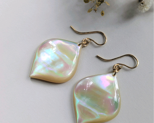 夜光貝 ❤ 虹色パールのリーフピアス ピアス（フック・チェーン） 夜光