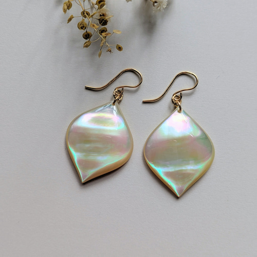 夜光貝 ❤ 虹色パールのリーフピアス ピアス（フック・チェーン） 夜光