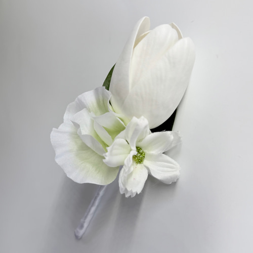 【美品！】ホワイトカラー&チューリップアーティフィシャルブーケ、ブートニアです⭐︎ チューリップ×カラー♪ホワイトブーケ ウェディングブーケ アーティ