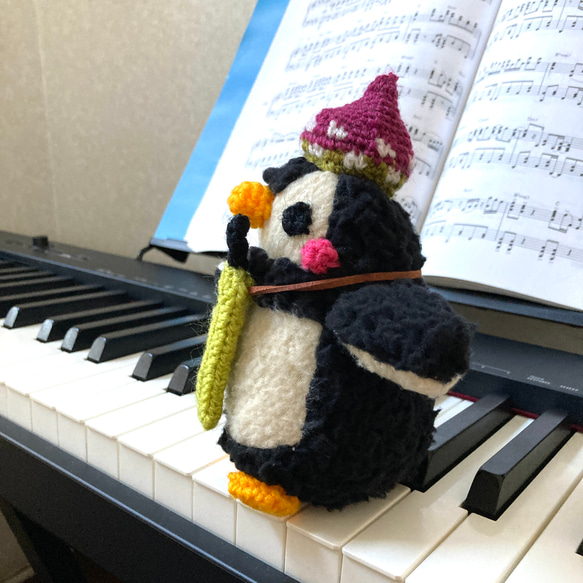 Rさま専用☆鍵盤ハーモニカのペンギンのぬいぐるみ 3枚目の画像