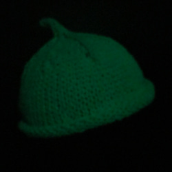 52・暗闇の中光り過ぎますが、可愛いトンガリ帽子・オリジナルハンドメイド 2枚目の画像