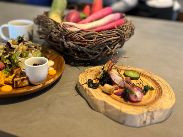 年輪プレート アカマツ 皮付き S [041] 4枚目の画像