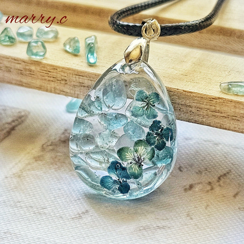 グリーンアパタイト入りしずくネックレスmarry.c's handmadeaccessory
