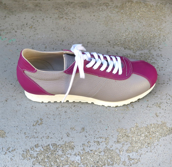 [紫色 x 紫色] 經典設計和高品質真皮！ EMA運動鞋/煙紫x粉紫 第4張的照片