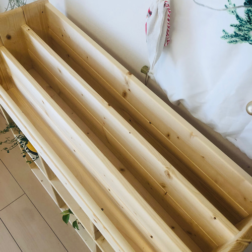 木の温かみがある絵本棚 無垢材 ブックシェルフ 棚・シェルフ・ラック