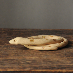 １個＊【白・薄茶】陶器のヘビ　[H-A] 4枚目の画像