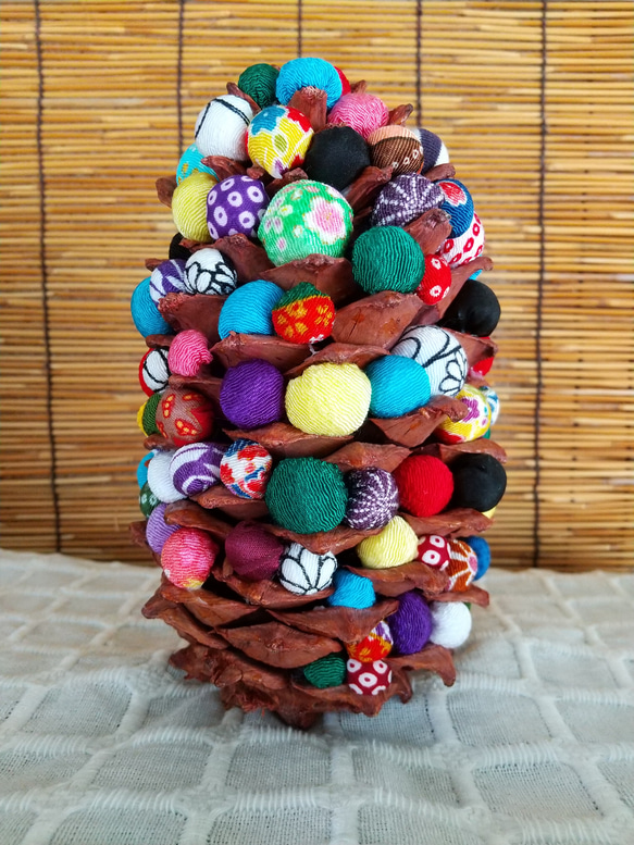 お正月飾り♪特大ポンポン松ぼっくりちりめん細工和風インテリア元旦