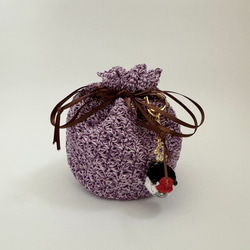レース糸のミニ巾着 インコちゃんが選べるチャーム付き 紫系 1枚目の画像