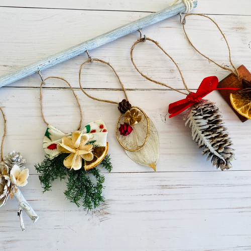 木の実デコのガーランド クリスマスオーナメントにも ホワイト