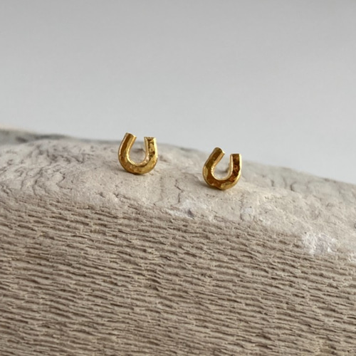 K24純金◇馬蹄ホースシュースタッドピアス◇（片耳分～）K18ポスト＋