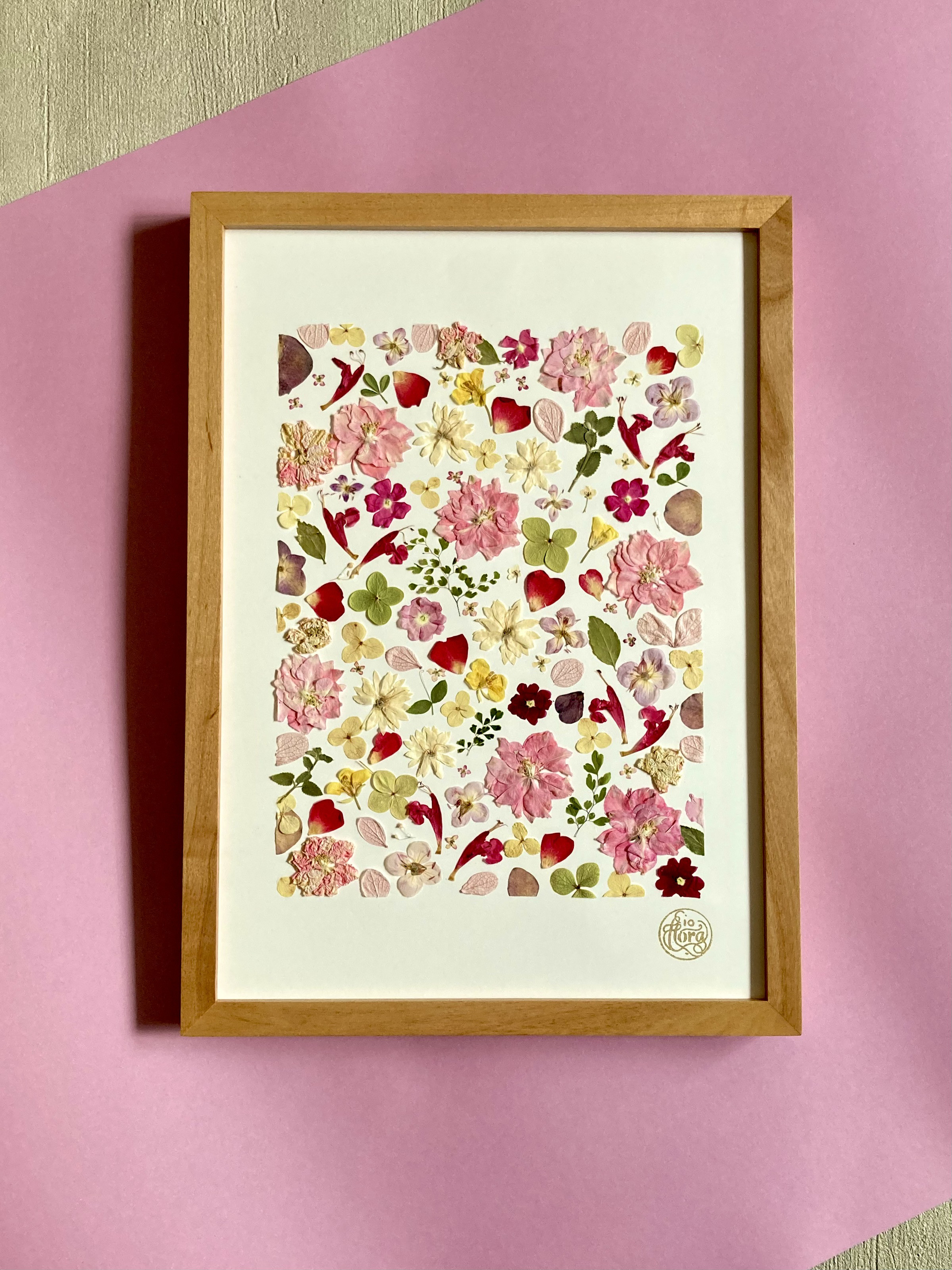 桃色ピンク 春色押し花アート 推しカラーピンク A4サイズ io