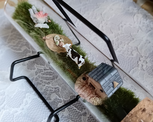 癒し時・感】コルク栓付きガラスボトルの中の小さな世界 「焚き火と牛