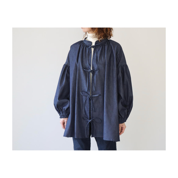 岡山県倉敷児島デニムで魅せる、ボリューム袖リボンチュニックブラウス／デザインデニムブラウス／インディゴ 