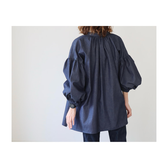 岡山県倉敷児島デニムで魅せる、ボリューム袖リボンチュニックブラウス／デザインデニムブラウス／インディゴ 