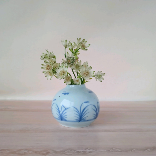 ハンドメイド】蝶の花瓶（陶器） 一点物 入れ換える