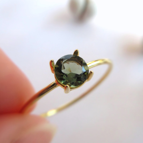 希少石】4.5mm「モルダバイト」リング 指輪・リング KUON 通販