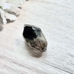 モリオン　スモーキーファントムクォーツ　天然石　原石　かち割り 　42ｍｍ　天然石インテリア・置物として　 3枚目の画像