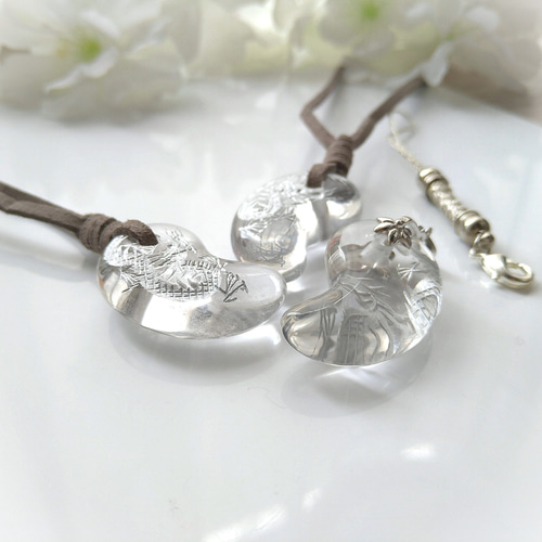 天然玉石　老玉　河磨玉　龍札　ネックレス　ペンダント　風水　お守り 子持ち勾玉と龍水晶の男女兼用お守りネックレス 翡翠 ネックレス