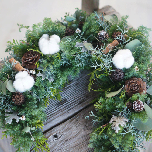 【ハンドメイド】木の実のリース　馬蹄型　52センチ ハンドメイド】木の実のリース 馬蹄型 52センチ 【公式通販】