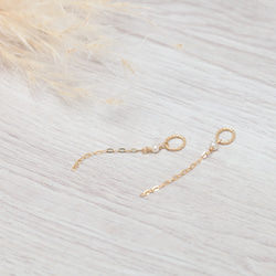 K18ゴールドピアリングチャーム〜花びらに露落ちて〜 イヤリング