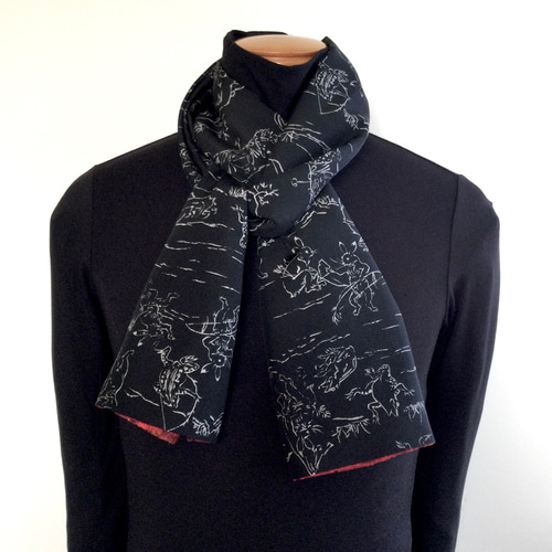 黒地の鳥獣戯画と魅惑の赤の更紗 シルクのメンズリバーシブルマフラー