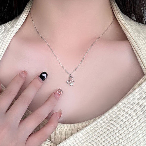 シルバー925 高見え 小ぶり 蝶々 チャーム ペダント ネックレス