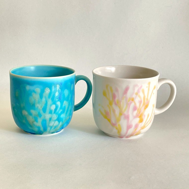 縁起の良い珊瑚カップペアセット 青色×純白  結婚祝  <名入れ対応可>【ギフトボックス＆紙袋付】