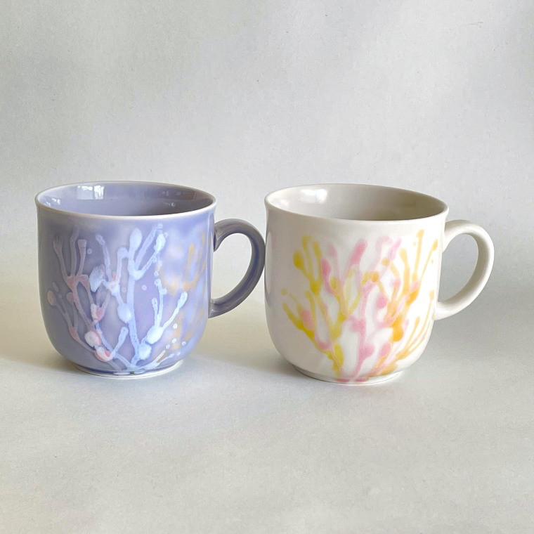 誕生日プレゼント 沖縄の海と縁起の良い珊瑚カップペア 純白×紫色 名入れ対応可 <名入れ>【ギフトボックス＆紙袋付】 6,424円