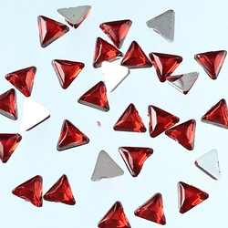 ラインストーン 3ｍｍ 赤 三角 9000粒 プラ製 立体 ネイル レジン デコ ハンドメイド パーツ BD3495 2枚目の画像