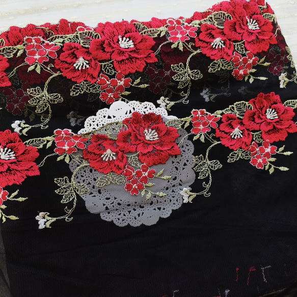 1m 花柄 刺繍 チュールレース　ハンドメイド　生地　手芸　素材　はぎれ　 2枚目の画像