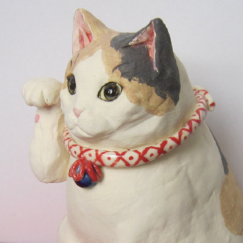 招き猫 三毛猫 かのこ絞り模様首輪 1点物 陶器 縁起物 置物 c-19 招き猫 すず音窯 通販|Creema(クリーマ) 16999682 招き猫 三毛猫 かのこ絞り模様首輪 1点物 陶器 縁起物 置物 c-19 招き猫 すず音窯 通販|Creema(クリーマ) 16999682