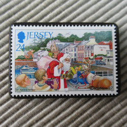 ジャージー島　クリスマス切手ブローチ 9193 1枚目の画像