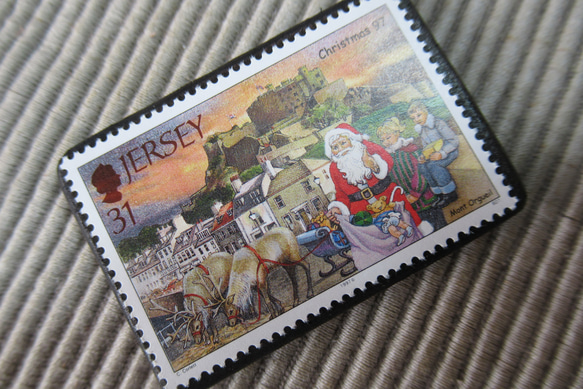 ジャージー島　クリスマス切手ブローチ 9194 2枚目の画像