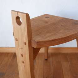 小さな背もたれの椅子　椅子/木製 2枚目の画像