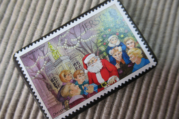 ジャージー島　クリスマス切手ブローチ 9195 2枚目の画像