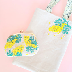 さわやか青りんごの刺繍がま口 手刺繍ポーチリネン がま口 EFFüE