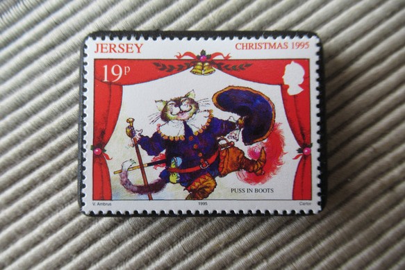 ジャージー島　クリスマス切手ブローチ 9200 1枚目の画像