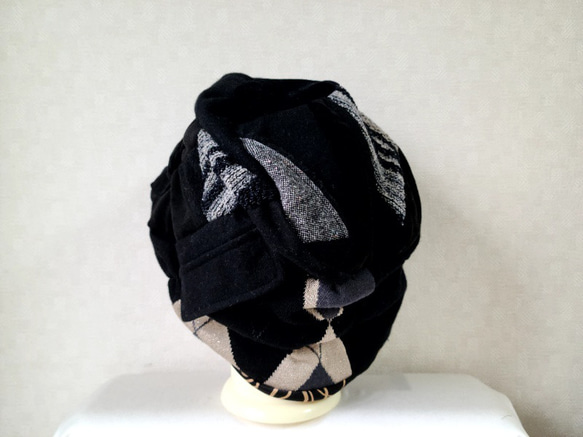 魅せる帽子☆ゆるゆるモコモコ♪布遊びのふんわりクロッシュ～ブラック 5枚目の画像