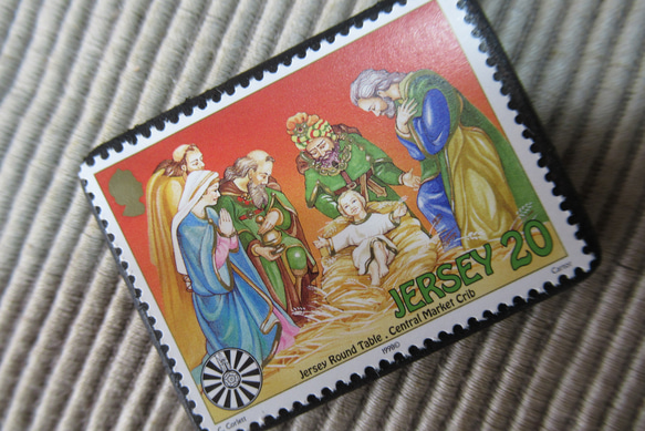 ジャージー島　クリスマス切手ブローチ 9204 2枚目の画像