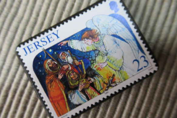 ジャージー島　クリスマス切手ブローチ 9209 2枚目の画像