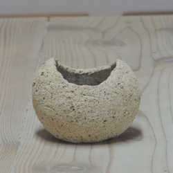 穴窯による焼き締めの小壺（炭化） yk-3 一輪挿し・花瓶・花器