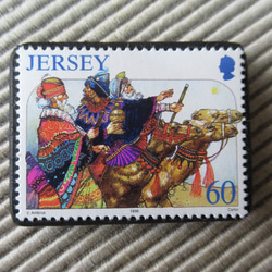 ジャージー島　クリスマス切手ブローチ 9211 1枚目の画像