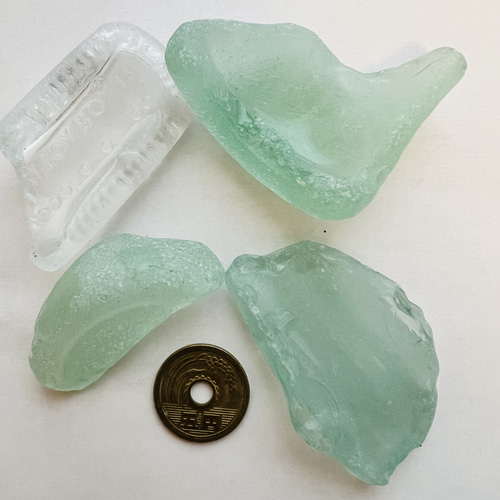 ナチュラル シーグラス 瓶底＆サイド ブルー、クリア系 J2 その他素材