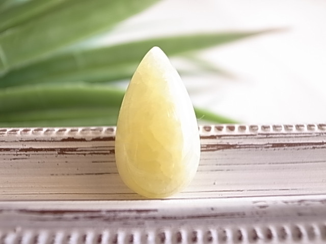 イエローカルサイト　メキシコ産　ルース　天然石