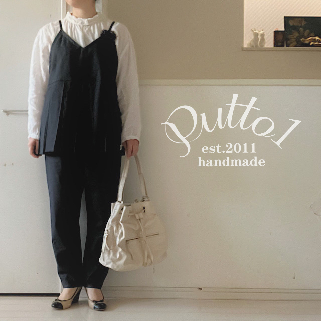 卒入学から普段着まで/別売りのパンツとブローチでセットアップにも「受注生産」墨黒の国産リネンコットン　タックキャミソール