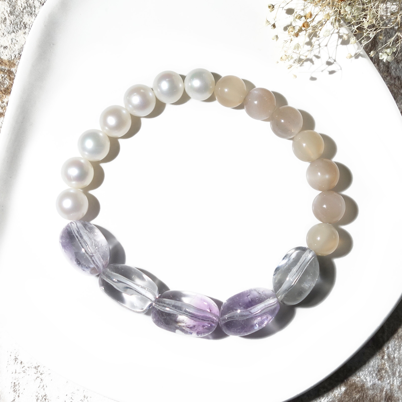 Tri／一点もの　ライトカラーアメジスト×淡水ホワイトパール×ベージュムーンストーン　トリブレスレット